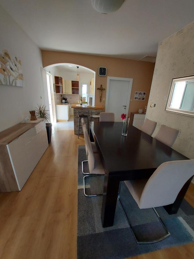 شقة Kampor  في Apartman Larisa المظهر الخارجي الصورة